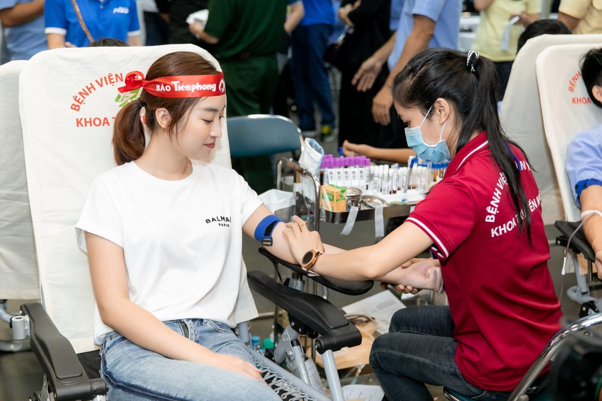 AQUA Việt Nam cùng Đỗ Mỹ Linh và Trần Tiểu Vy hiến máu vì cộng đồng