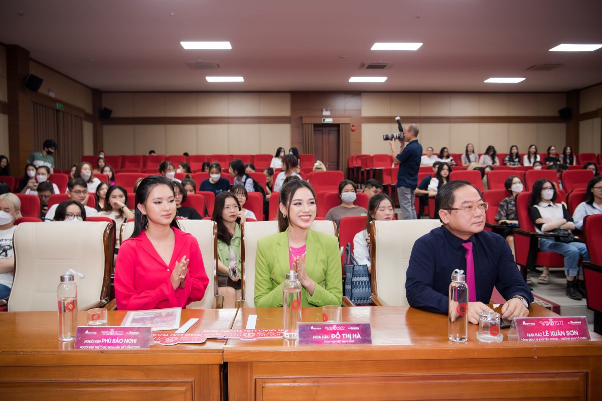 Hoa hậu Việt Nam 2022 “càn quét” tuyển sinh tại các trường đại học ở Hà Nội