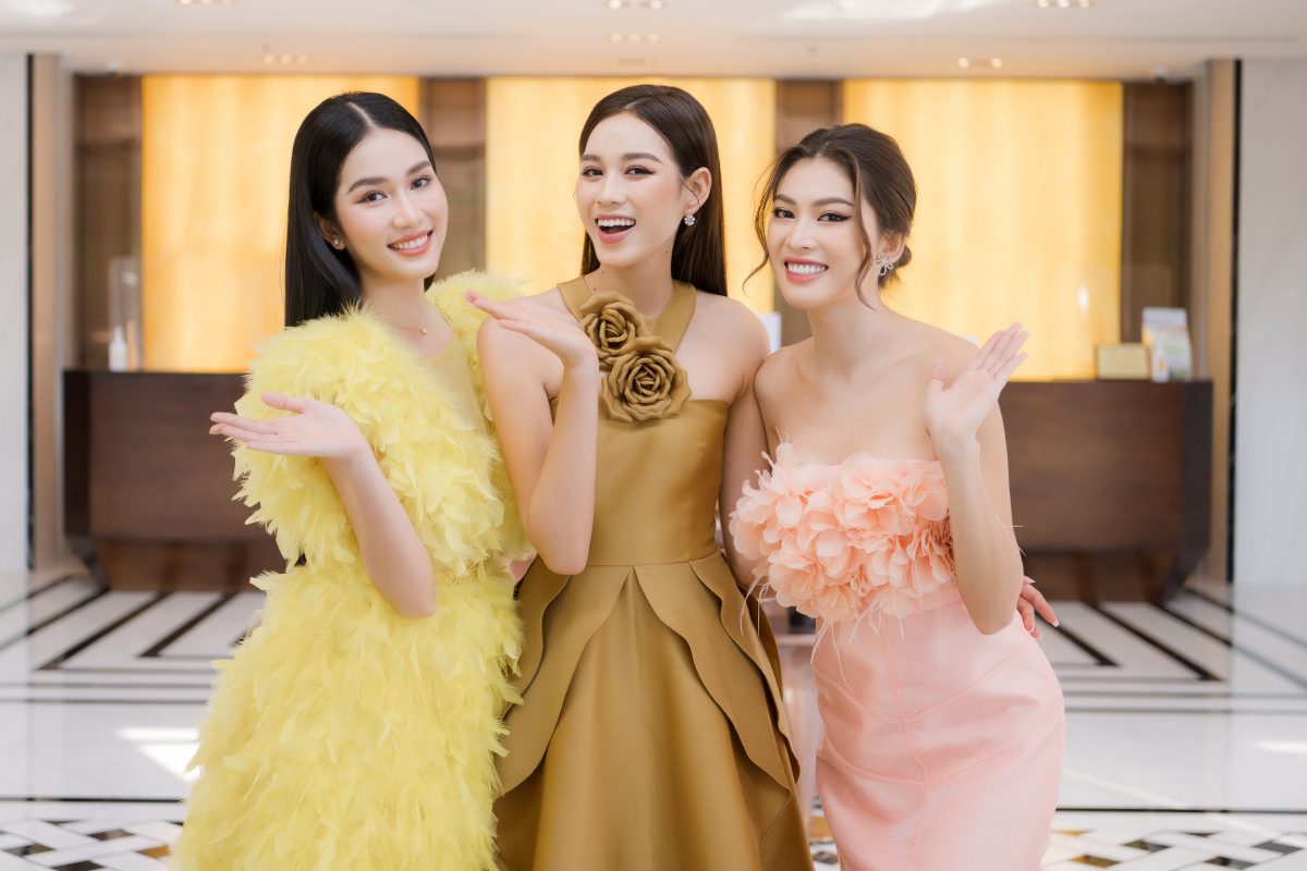 Top 3 Hoa hậu Việt Nam 2020 cùng dàn người đẹp đọ sắc tại khách sạn Wyndham Garden Hanoi