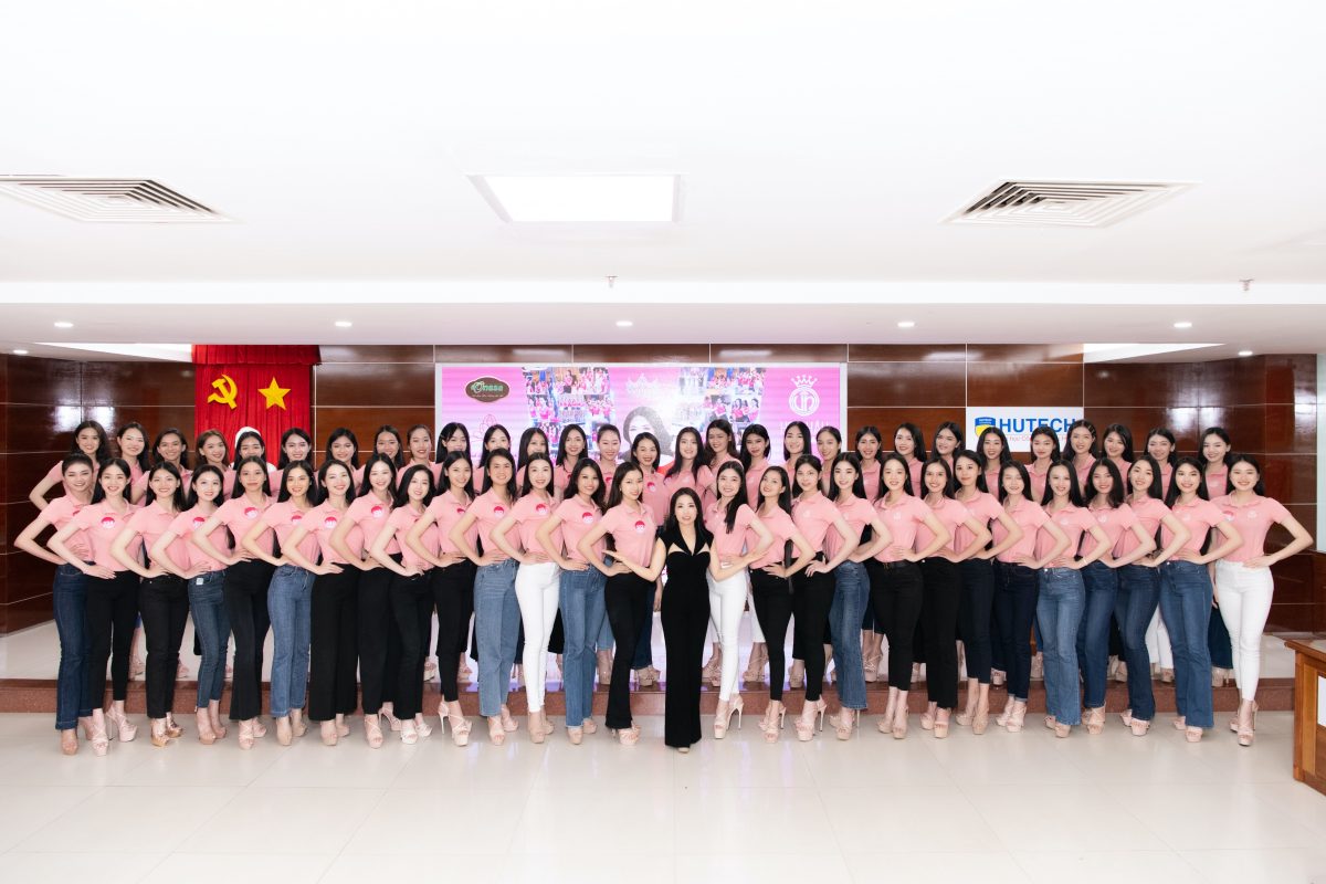 Chuyên gia Khuất Ánh Tuyết rèn luyện phong thái cho top 56 Hoa hậu Việt Nam